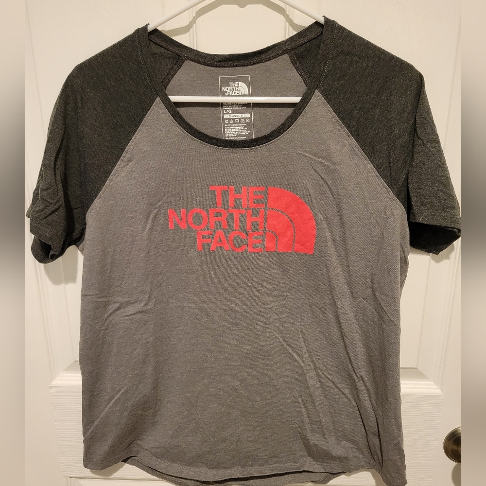Women's Northface size XL shirt